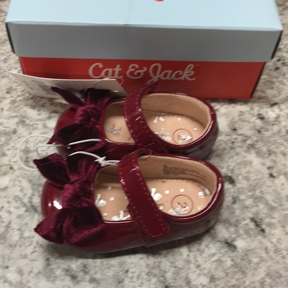 Cat & Jack girls shoes with bow Size 2. Red. New - Picture 2 of 7